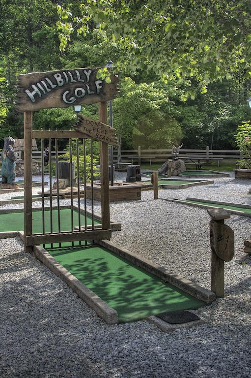 Foxhunt At Sapphire Valley 外观 照片